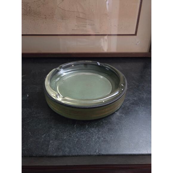 Vintage 8.25" Glass Ashtray w/ Green & Ornate Gold Lounge Barware Mid Century - Picture 3 of 6